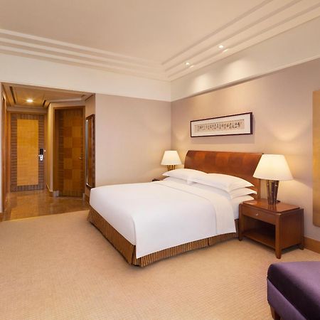 Hilton Chongqing Hotel Exterior photo